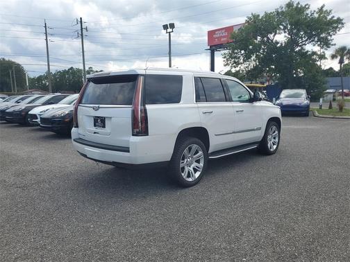 2018 Cadillac Escalade Luxury