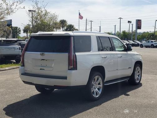 2018 Cadillac Escalade Luxury