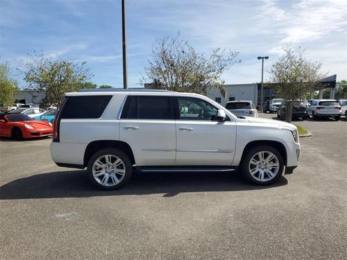 2018 Cadillac Escalade Luxury