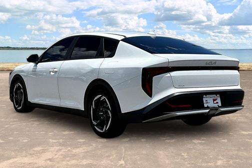 Snow White Pearl 2025 Kia K4 EX