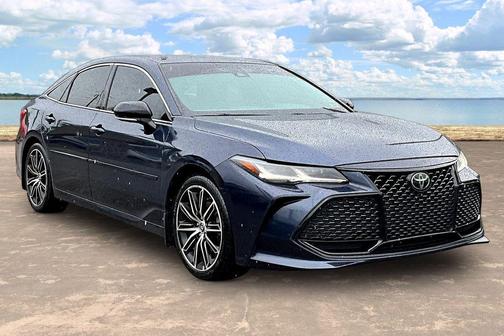 Pearl 2019 Toyota Avalon XLE Touring