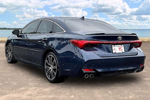 Pearl 2019 Toyota Avalon XLE Touring