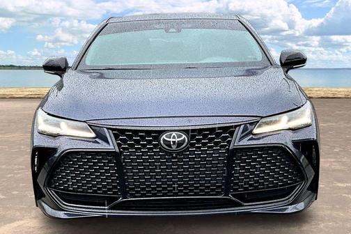 Pearl 2019 Toyota Avalon XLE Touring
