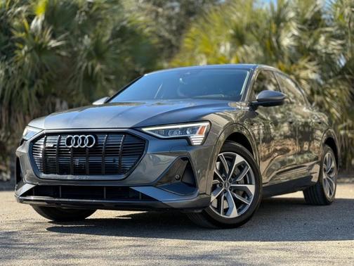 2021 Audi e-tron Premium
