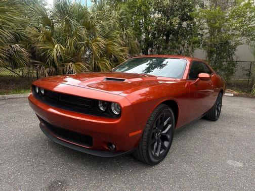 Sinamon Stick 2021 Dodge Challenger SXT