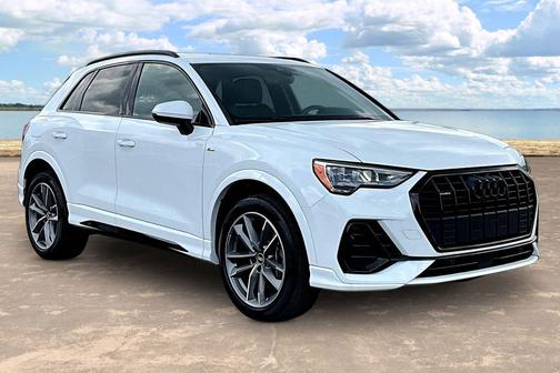 Ibis White 2021 Audi Q3 Premium
