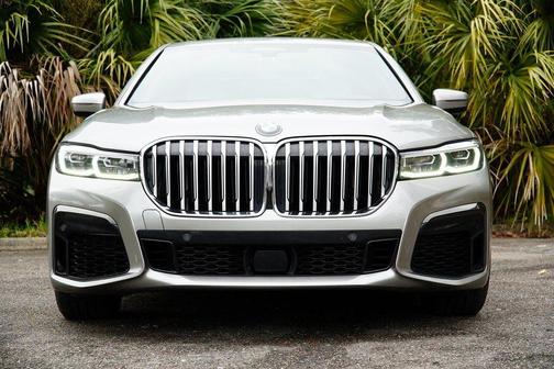 2021 BMW 750 i xDrive