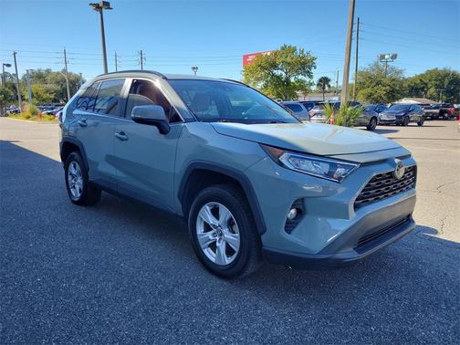 2020 Toyota RAV4 XLE