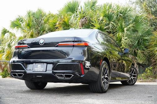 2023 BMW 760 760i xDrive