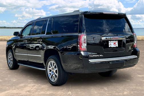 Onyx Black 2019 GMC Yukon XL Denali