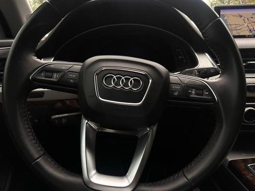 Glacier White Metallic 2019 Audi Q7 45 Premium Plus