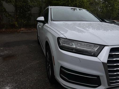 Glacier White Metallic 2019 Audi Q7 45 Premium Plus