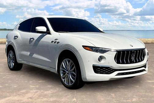 Bianco 2022 Maserati Levante GT