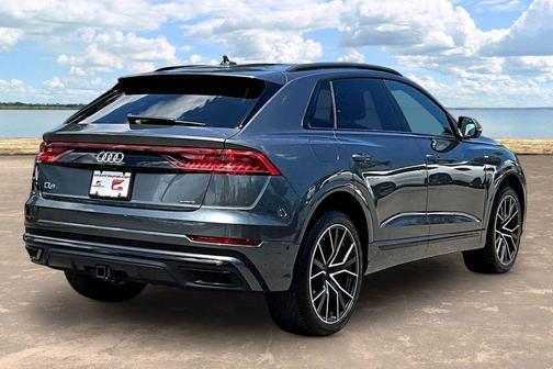Daytona Gray Pearl Effect 2020 Audi Q8 55 Premium Plus
