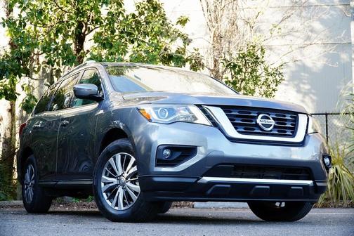 2020 Nissan Pathfinder SV