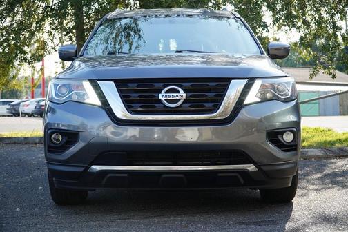 2020 Nissan Pathfinder SV