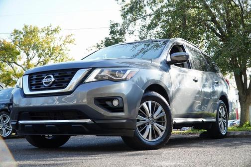 2020 Nissan Pathfinder SV