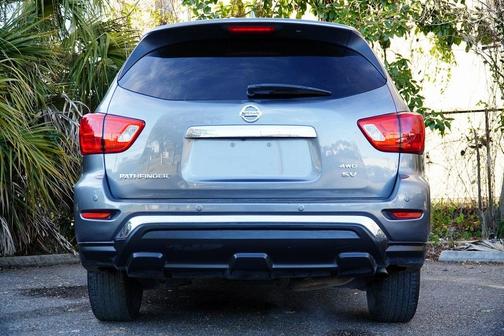 2020 Nissan Pathfinder SV