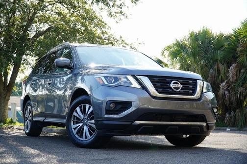 2020 Nissan Pathfinder SV