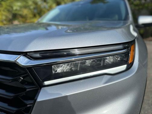 Lunar Silver Metallic 2024 Honda Pilot Touring