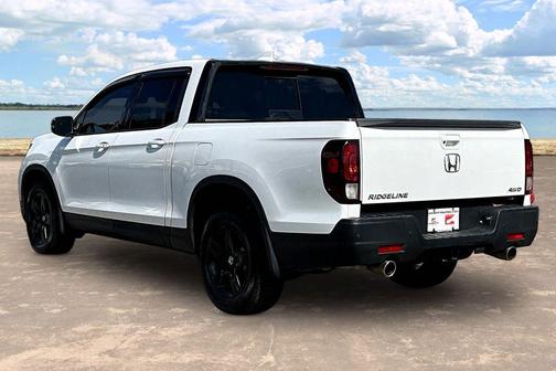 White 2023 Honda Ridgeline Black Edition