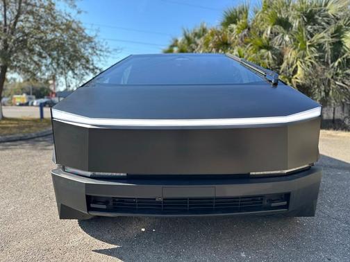 2025 Tesla Cybertruck Base