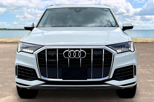 Carrara White 2023 Audi Q7 55 Premium Plus
