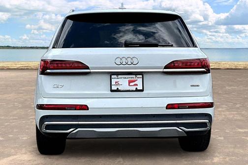 Carrara White 2023 Audi Q7 55 Premium Plus