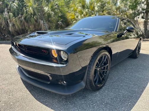Pitch Black Clearcoat 2020 Dodge Challenger R/T Scat Pack