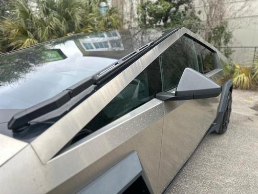 2024 Tesla Cybertruck Base