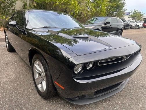 Pitch Black Clearcoat 2023 Dodge Challenger SXT