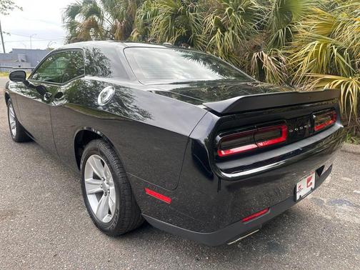 Pitch Black Clearcoat 2023 Dodge Challenger SXT