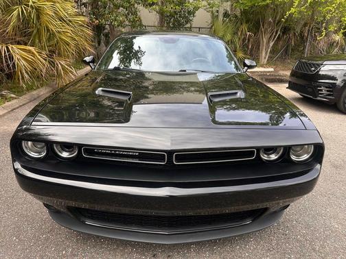 Pitch Black Clearcoat 2023 Dodge Challenger SXT