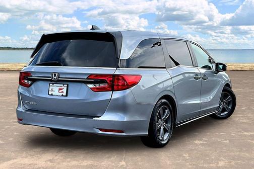 Lunar Silver Metallic 2022 Honda Odyssey EX