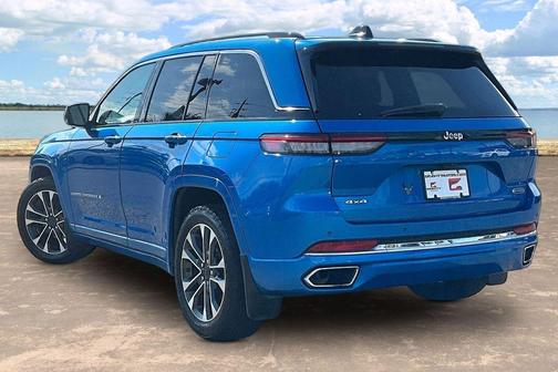 Hydro Blue Pearlcoat 2023 Jeep Grand Cherokee Overland