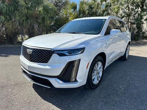 2021 Cadillac XT6 Luxury FWD