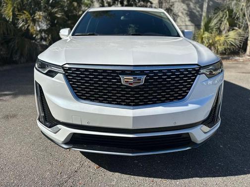 2021 Cadillac XT6 Luxury FWD