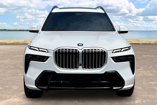 Alpine White 2023 BMW X7 xDrive40i