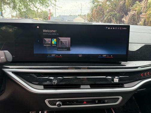 Alpine White 2023 BMW X7 xDrive40i