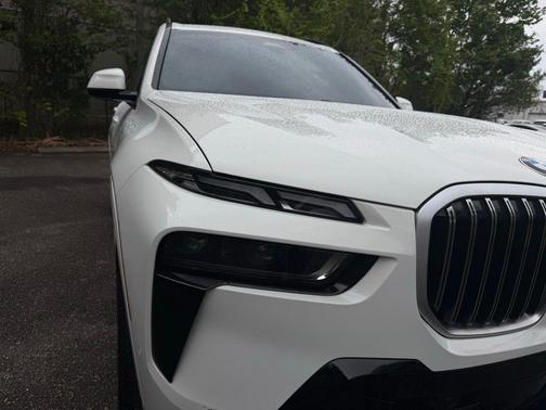 Alpine White 2023 BMW X7 xDrive40i