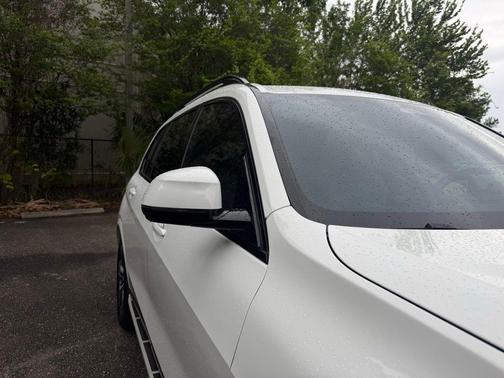 Alpine White 2023 BMW X7 xDrive40i