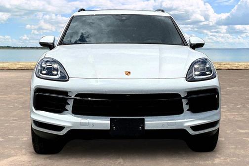 White 2023 Porsche Cayenne