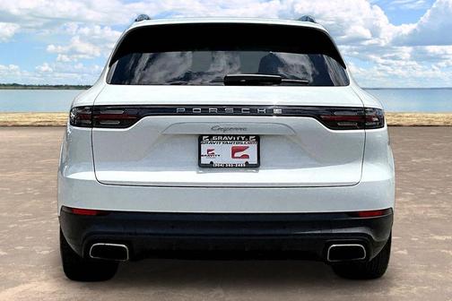 White 2023 Porsche Cayenne