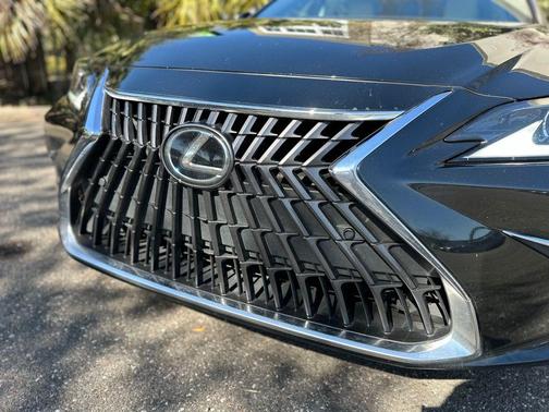 2022 Lexus ES 350 Base
