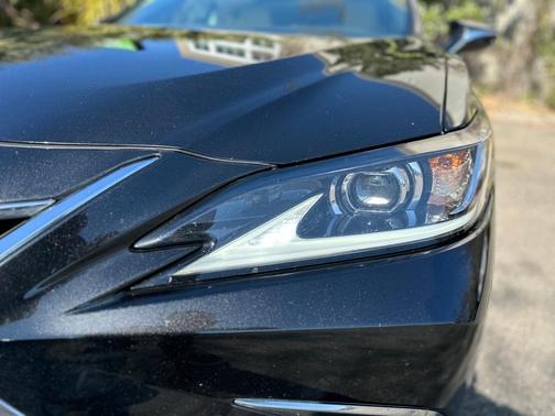 2022 Lexus ES 350 Base