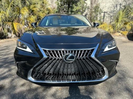 2022 Lexus ES 350 Base