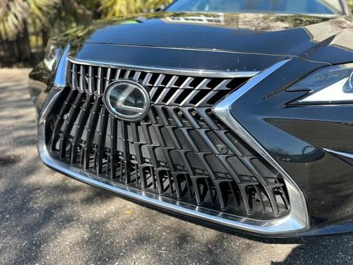 2022 Lexus ES 350 Base