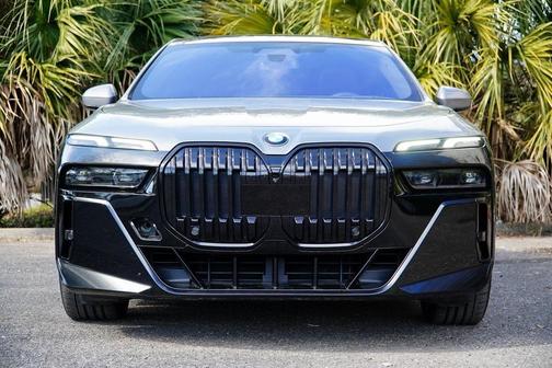 2023 BMW 760 760i xDrive