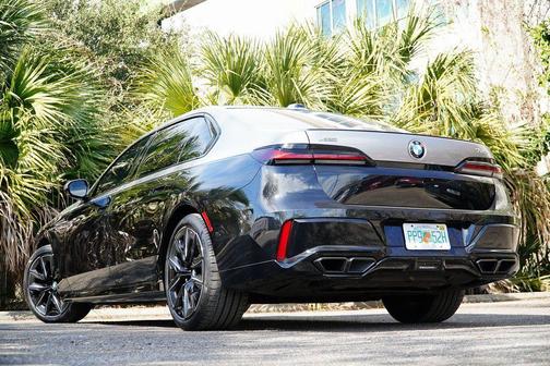 2023 BMW 760 760i xDrive