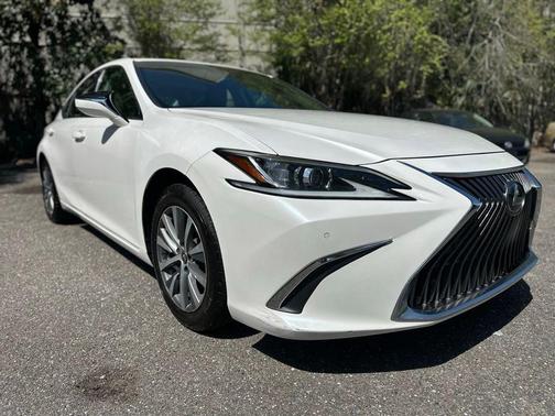 White 2019 Lexus ES 350 350